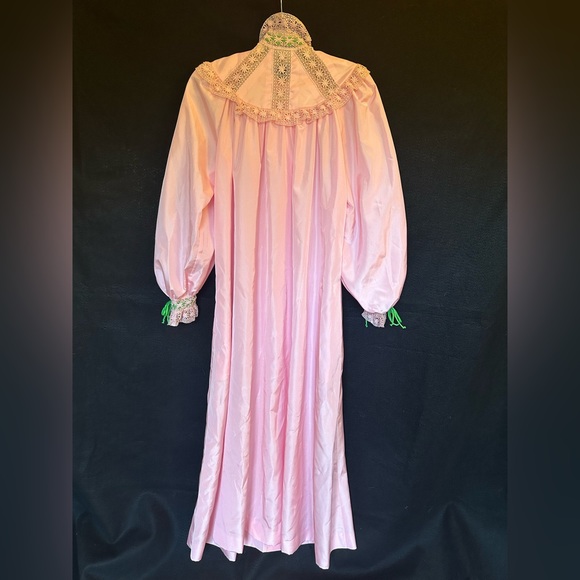 Vintage Matej for Odette Barsa Pink Taffeta Hostess Robe. Size Small - Picture 2 of 6